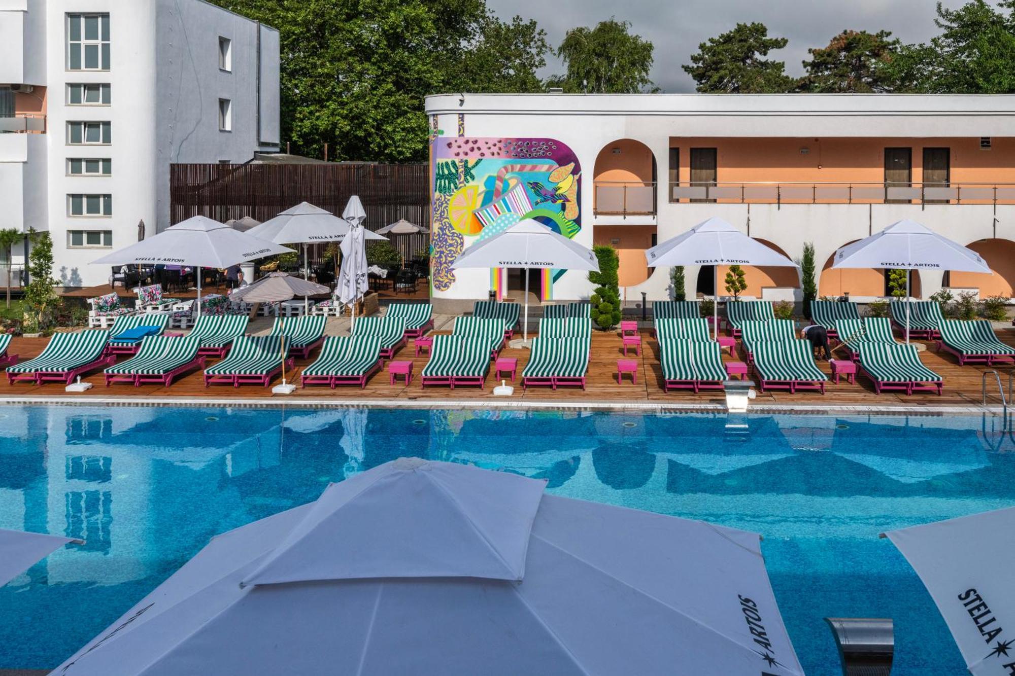 Hotel Ibis Styles Venus Exterior foto