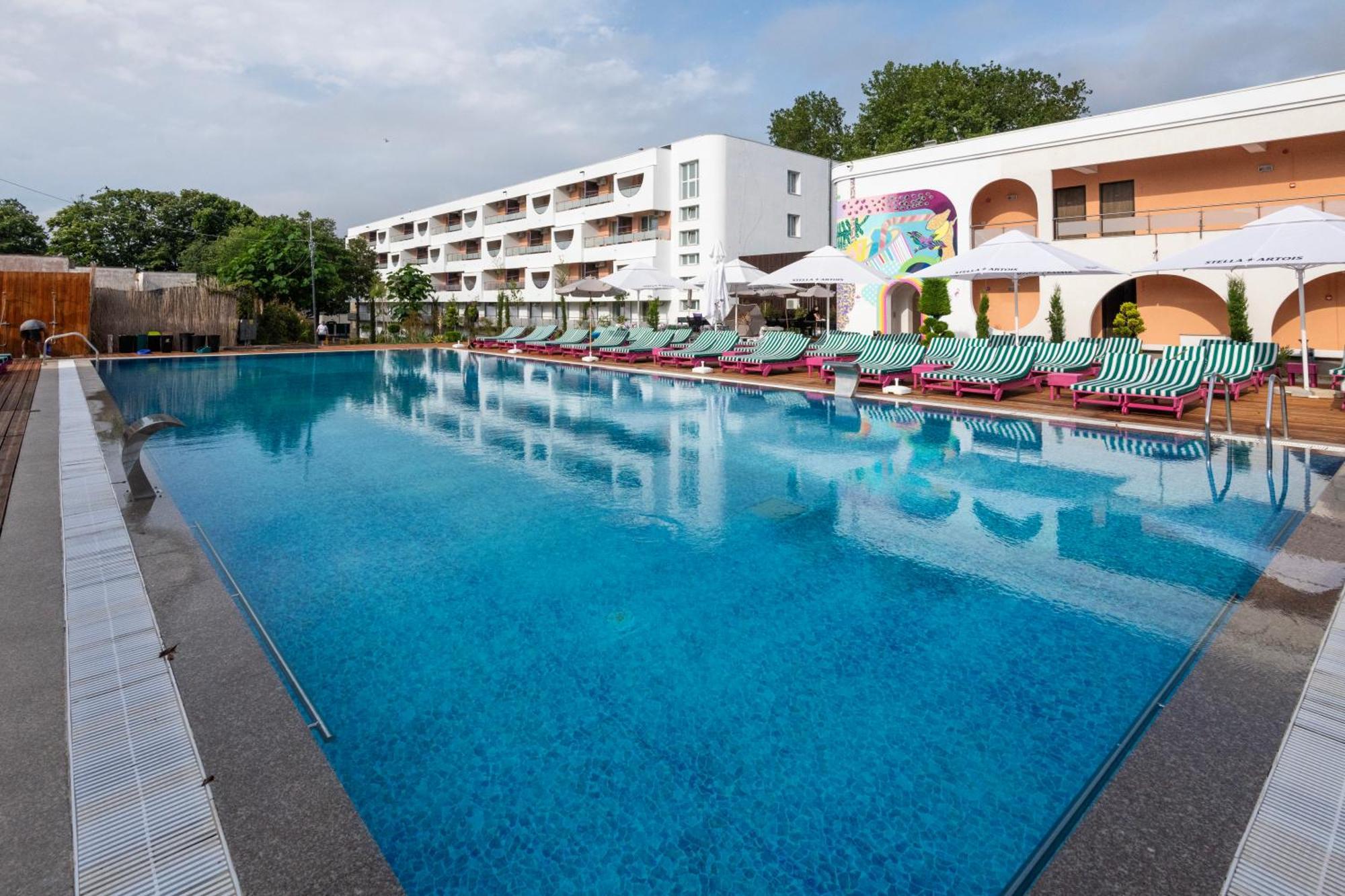 Hotel Ibis Styles Venus Exterior foto