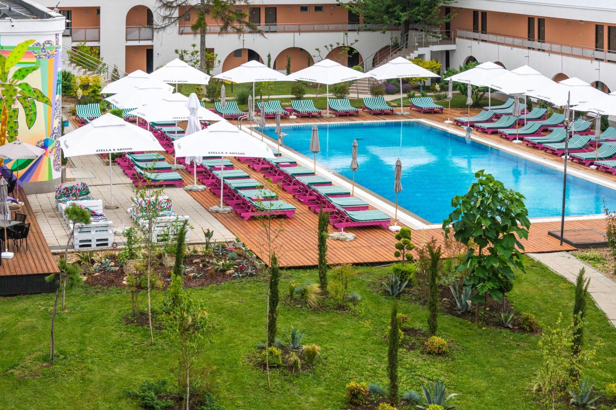 Hotel Ibis Styles Venus Exterior foto