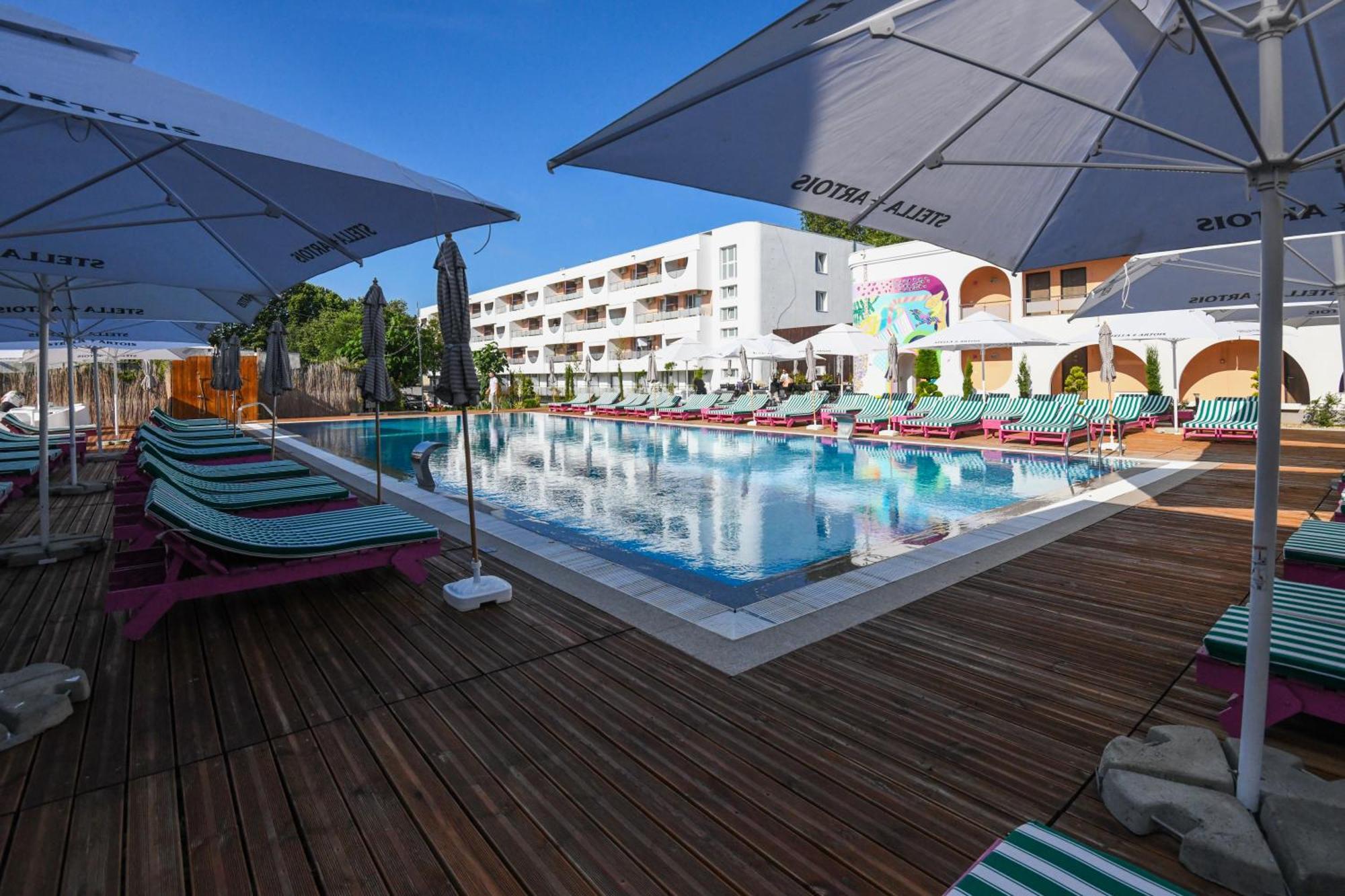 Hotel Ibis Styles Venus Exterior foto