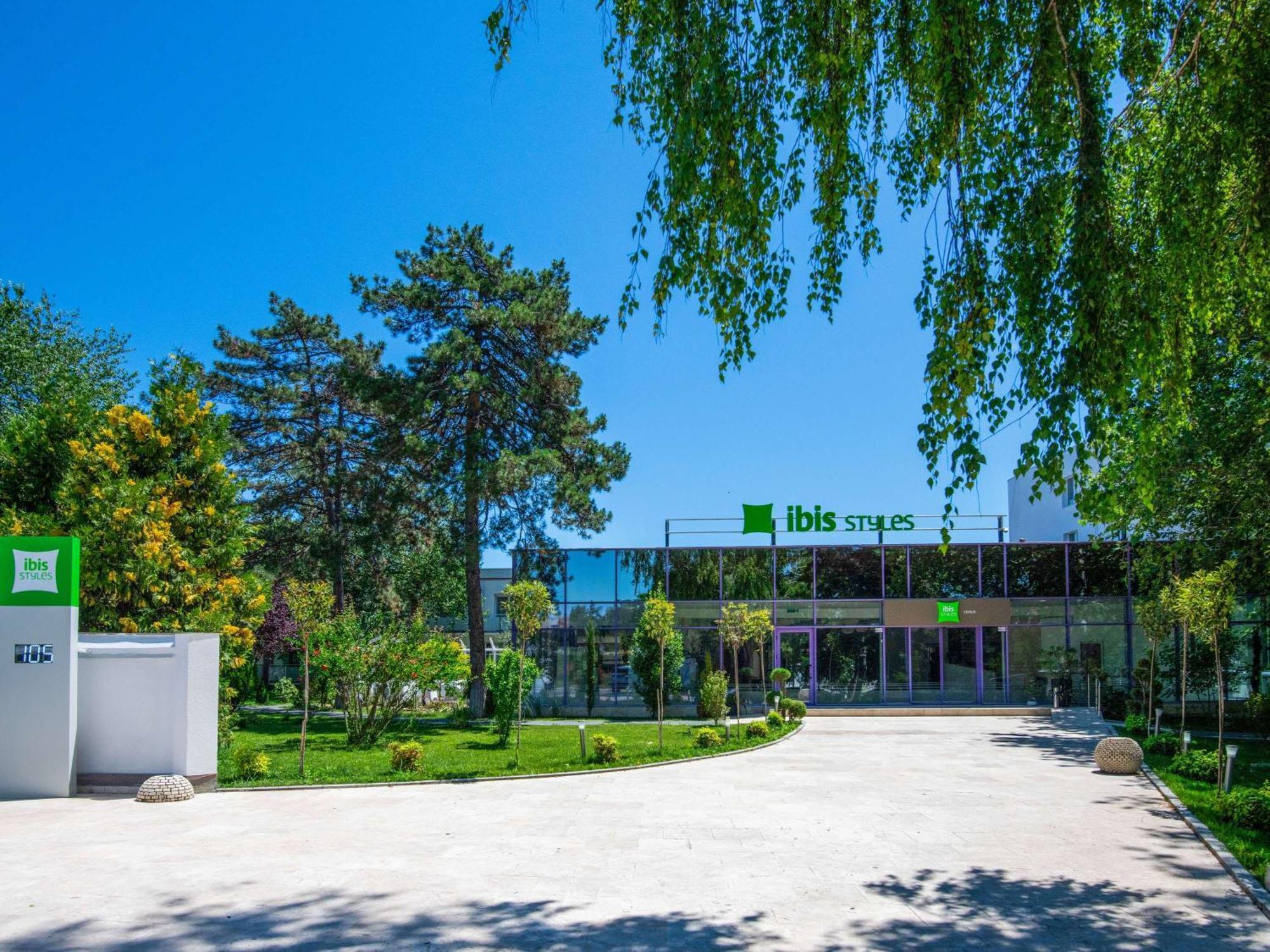 Hotel Ibis Styles Venus Exterior foto