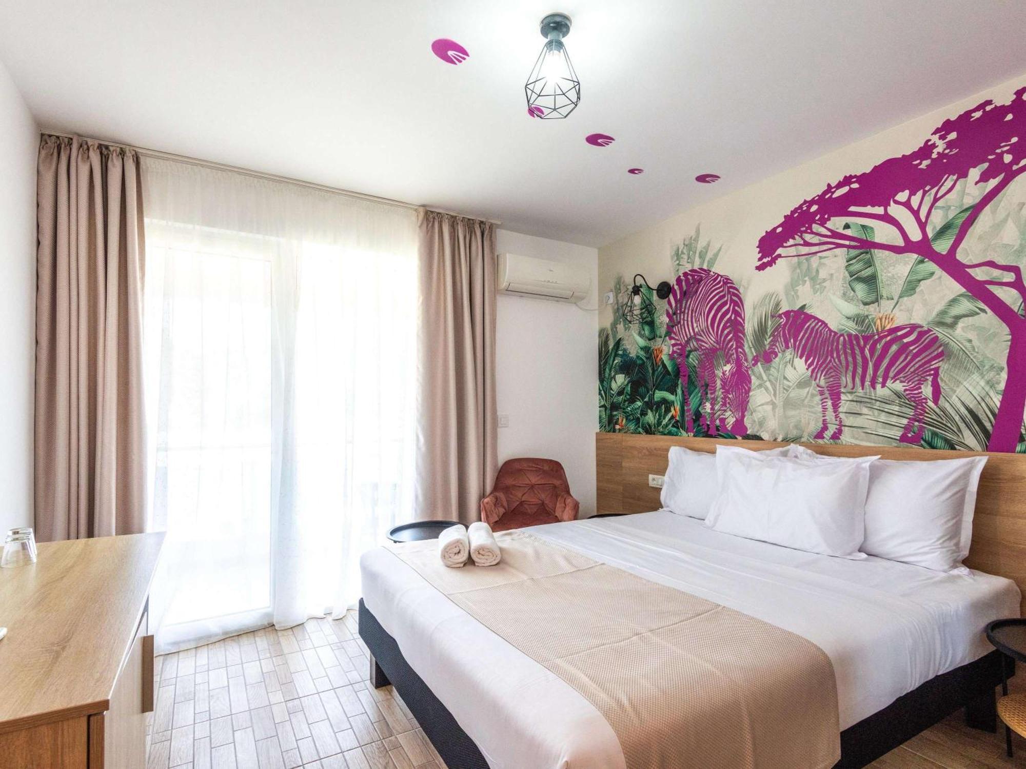 Hotel Ibis Styles Venus Exterior foto